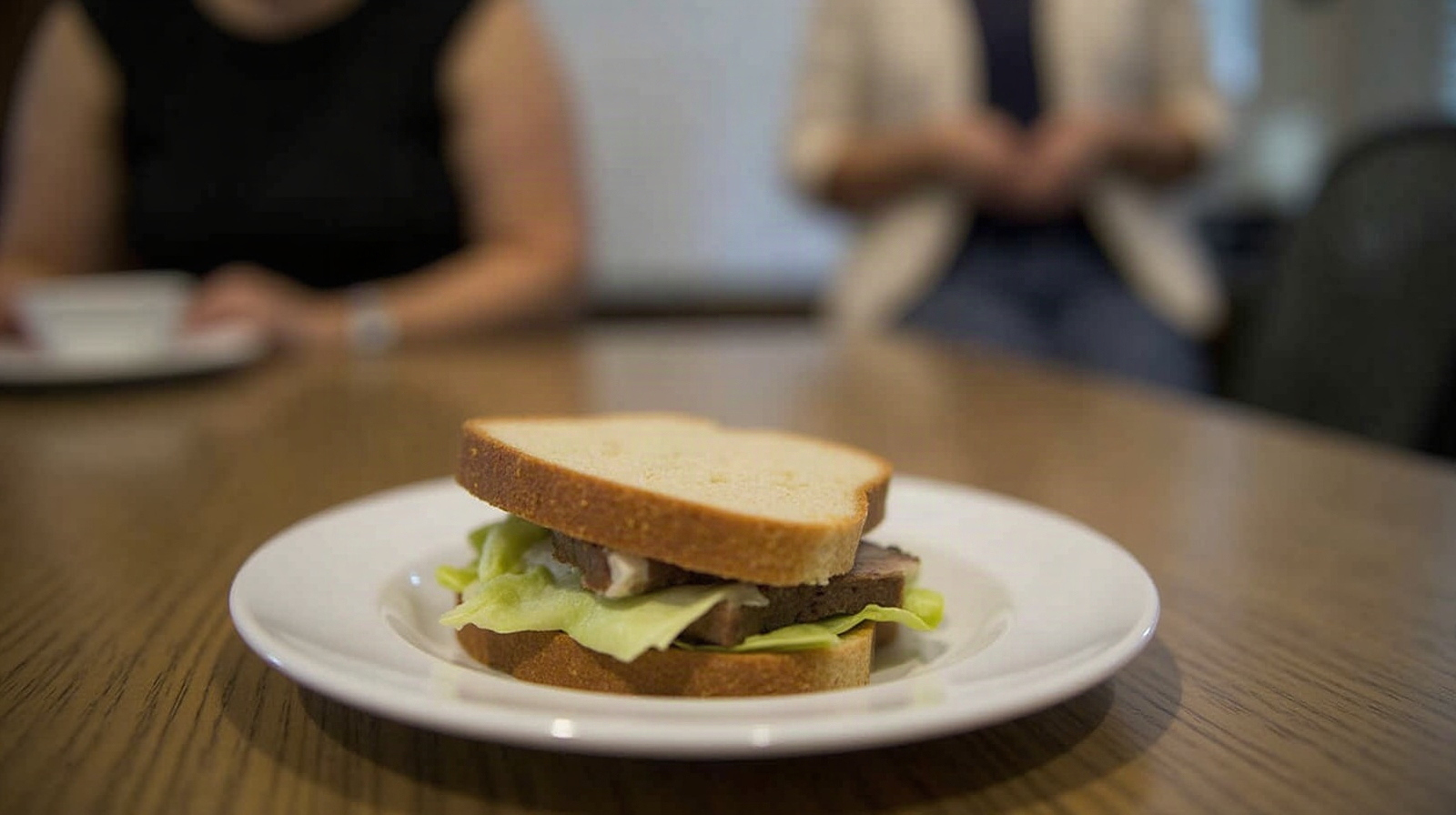 Why the Same Sandwich Doesn't Spike Everyone's Blood Sugar the Same Way. At Iris Plaza this month, Inland Empire Health Plan is running a free class called Diabetes Among Friends, teaching people to build meals using something called the plate method. It is a simple visual trick: split your plate in half